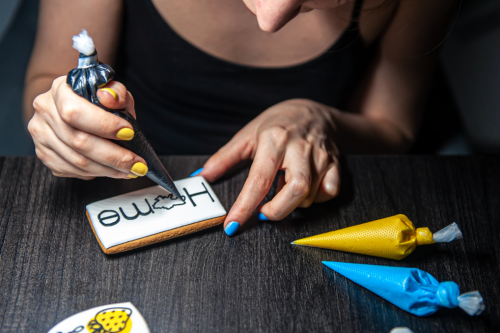 When Your Mind Is Loud but Words Don’t Come: What Art Therapy Do in 2026